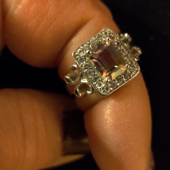 Ring authentic - Picture 2 of 4